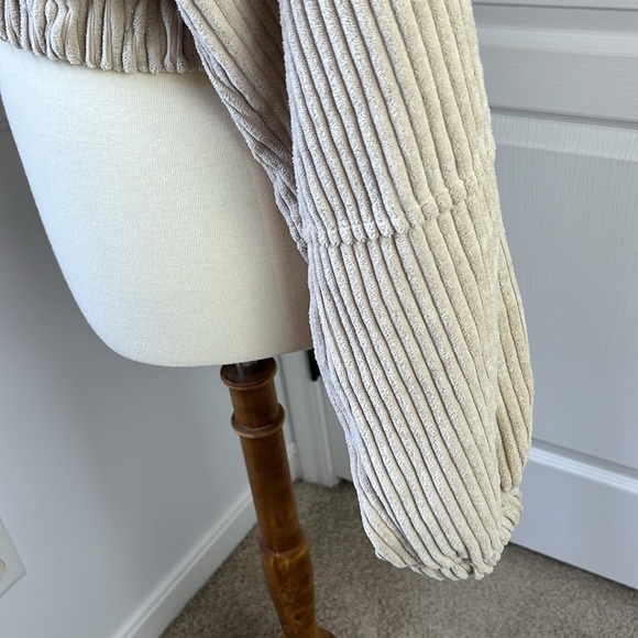 HYFVE Cropped Jacket - Picture 4 of 12